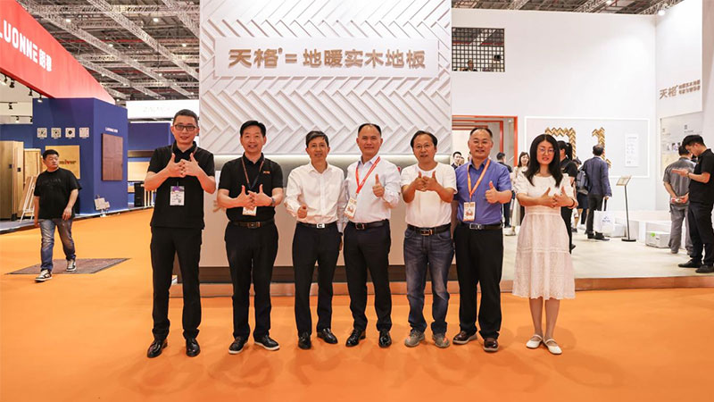 國內國際雙展位 產品服務雙引領|天格地板攜手兩大品牌共同推動行業全新升級
